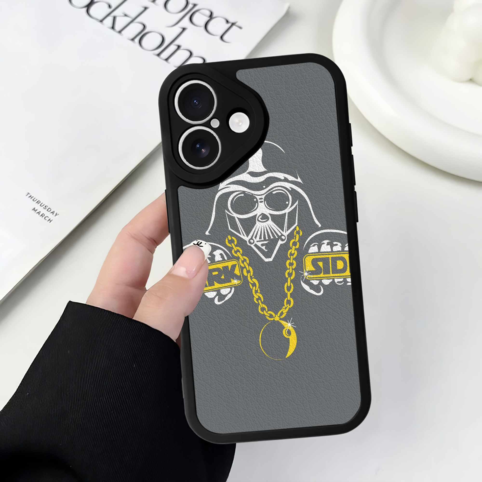 （画像用） スター・ウォーズ Star Wars 【iPhone 16シリーズ対応】シリコンスマホケース（レザー調） 材質：シリコン